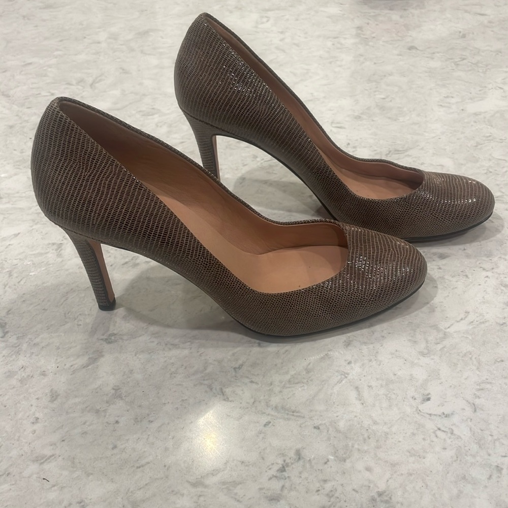 EUC Ann Taylor 3.5” pumps